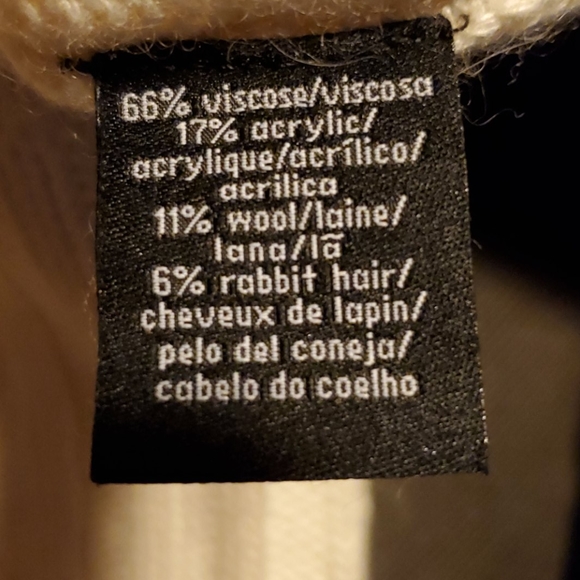 Calvin Klein Gorgeous Cream Colored Sweater - Picture 4 of 4